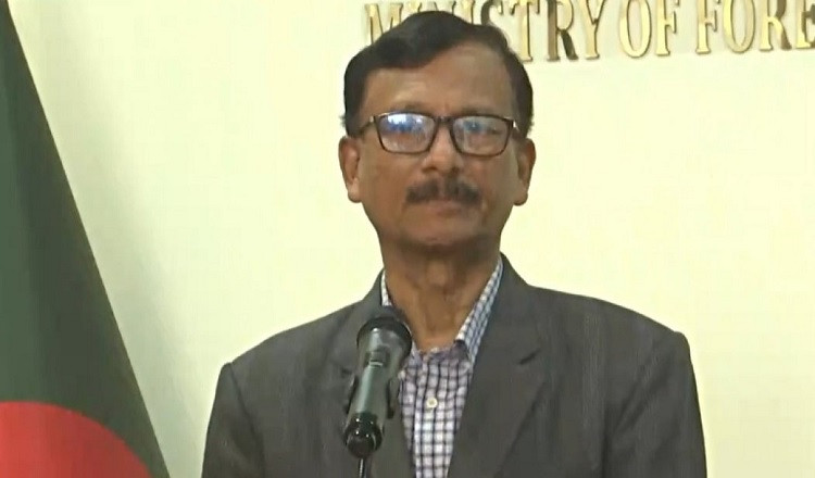 এক মাস অন-অ্যারাইভাল ভিসা স্থগিত: পররাষ্ট্র উপদেষ্টা