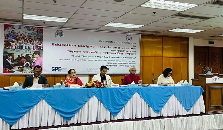 প্রাথমিক শিক্ষায় আসছে নতুন কারিকুলাম, বন্ধ হবে কোচিং-গাইড