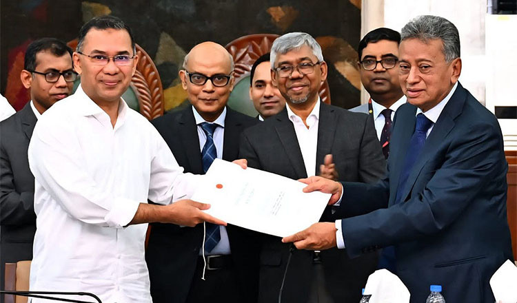 ৯ লাখ ৩৮ হাজার কোটি টাকার বাজেট সংসদে উপস্থাপন