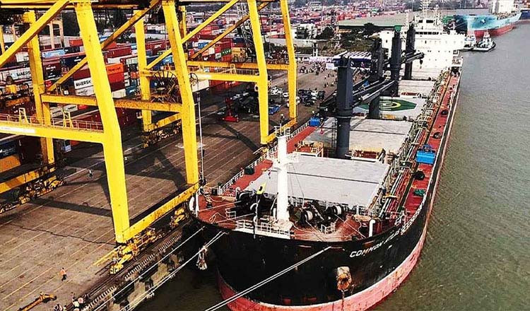 চট্টগ্রাম বন্দরে ১৬ জ্বালানিবাহী জাহাজ, আরও তিনটি আসছে