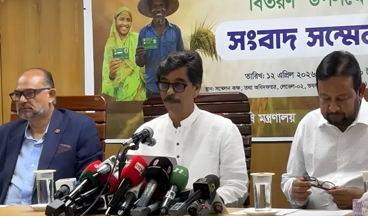 দলীয় বিবেচনায় নয়, পর্যায়ক্রমে দেওয়া হবে কৃষক কার্ড