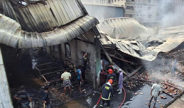 কেরানীগঞ্জে কারখানায় অগ্নিকাণ্ড, ৫ জনের লাশ উদ্ধার