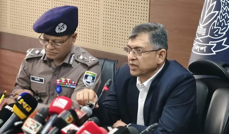 চাঁদাবাজ–অস্ত্রধারী সন্ত্রাসীদের তালিকা করে বিশেষ অভিযান