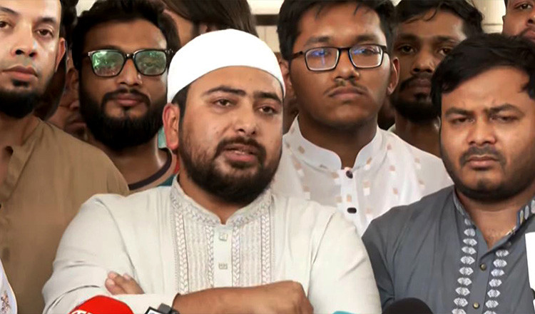 ড. ইউনূসকে রাজপথে নামার আহ্বান নাহিদ ইসলামের