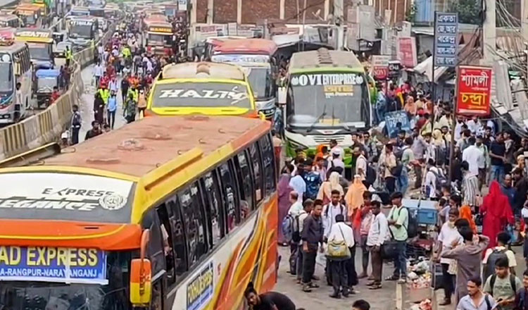 ঈদযাত্রায় গাজীপুর ছাড়ছেন লাখো ঘরমুখো মানুষ