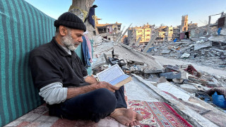যুদ্ধের ক্ষত বুকে নিয়েও রমজানে অবিচল গাজা
