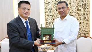 সচিবালয়ে প্রধানমন্ত্রীর সঙ্গে চীনা রাষ্ট্রদূতের সৌজন্য সাক্ষাৎ