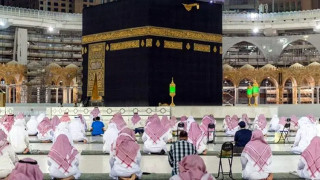 পবিত্র মক্কা ও মদিনায় পবিত্র কোরআন খতম আজ