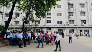 বিক্ষোভের মুখে নবনিযুক্ত ৮ ডিসির নিয়োগ বাতিল