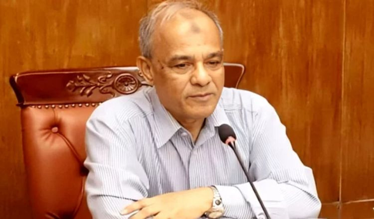 কর্মস্থলে যোগদান না করা পুলিশদের আর সুযোগ দেওয়া হবে না: স্বরাষ্ট্র উপদেষ্টা