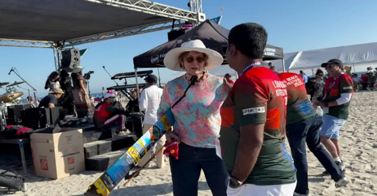 বাকাট্টা ঘুড়ি মার্কিন বুড়ি আর কিছু