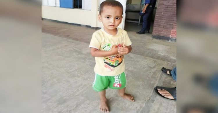 তুরাগ এক্সপ্রেসে ঢাকায় চলে আসা শিশুটি বাড়ি ফিরতে চায়!
