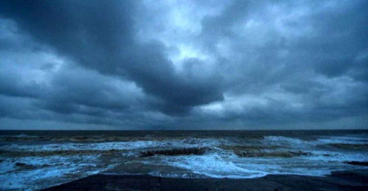 সাগরে নিম্নচাপ, সমুদ্রবন্দরে ১ নম্বর সংকেত